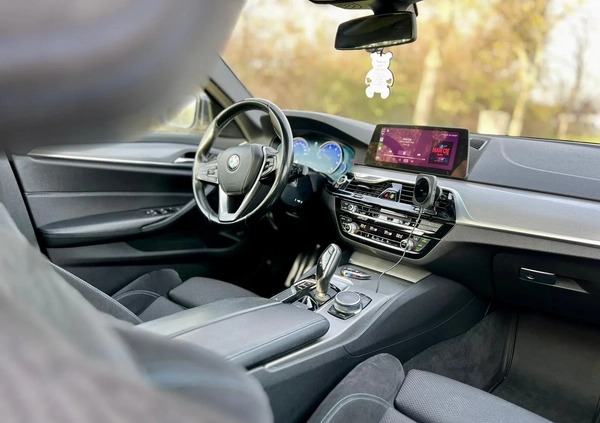 BMW Seria 5 cena 98400 przebieg: 190000, rok produkcji 2017 z Wołów małe 742